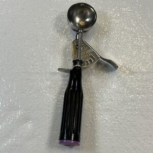 Vintage Hamilton Beach Thumb Release Ice Cream Scoop Model 67 Purple End